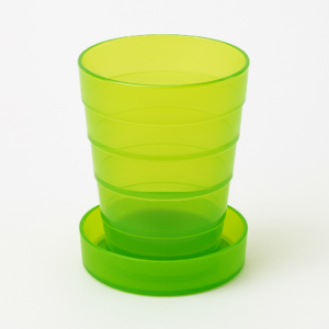 ¡Lleva tu vaso retráctil ecológico a todas partes! Diseñado para cuidar el planeta, este vaso reutilizable y plegable cabe en cualquier bolsillo o bolso. Ideal para café, agua o jugos, es perfecto para quienes buscan una vida más sostenible sin renunciar a la comodidad. ¡Elige tu color favorito y di adiós al plástico de un solo uso!